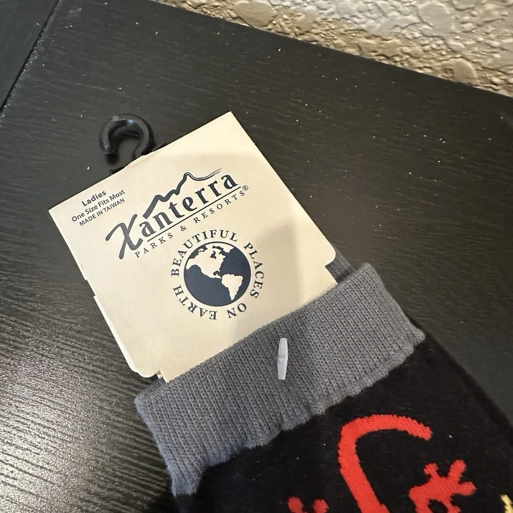 Grand Canyon National Park NWT Unisex Socks‎ Xanterra Lizard